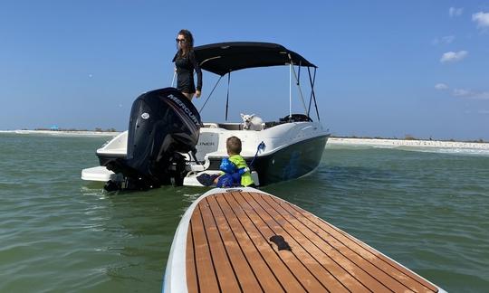 Bateau à pont Bayliner de 18 pieds pour 9 personnes à Clearwater et Tampa (10 % de réduction en semaine !)