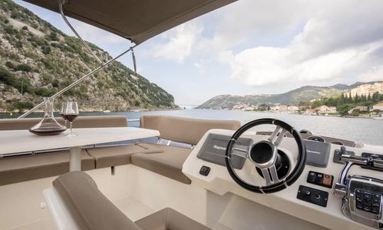 Cruzeiro de iate de luxo Jeanneau Prestige 400 Fly em Dubrovnik