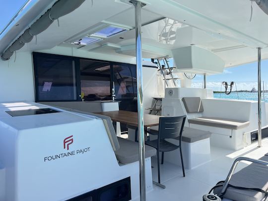 44ft Helia Fountinae Pajot Catamaran for sailing in Turks and Caicos 