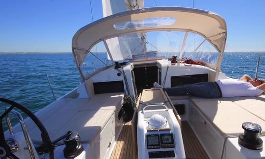 Iate à vela “Eleni” Jeanneau Sun Odyssey 440 de 44 pés em Nikiti, Grécia