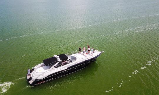 ¡Yate de lujo privado Sunseeker de 60 pies! ¡20 personas!