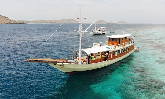 Liveaboard adventure in Komodo, Indonesia