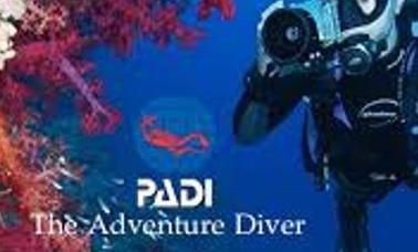 Buzo de aventura PADI