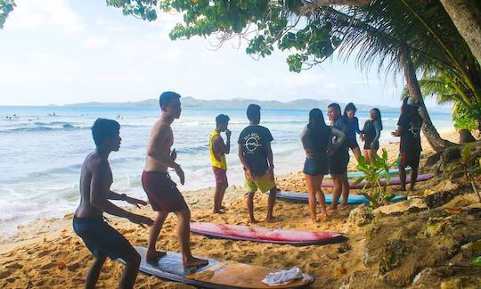 Leçon de surf à Siargao, aux Philippines !