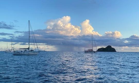 LOCATION DE BATEAU À CONSOLE CENTRALE PARFAITE POUR SAINT-BARTH