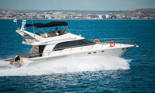 Charter 53' Sea Ray Power Yacht em Latchi, Chipre