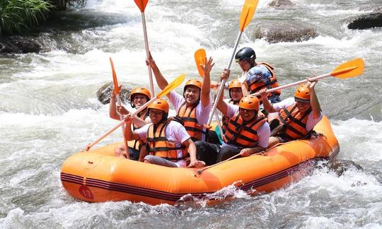 Excursión guiada de 2 horas de rafting en aguas bravas por el río Ayung