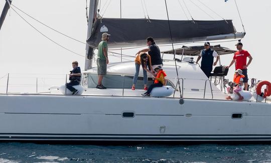 Belo catamarã de cruzeiro Lagoon 380 S2 em Lavrio, Grécia