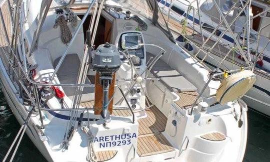 Aluguer de barco a casco no lindo iate à vela de 33 pés da Baviera em Lavrio, Grécia!