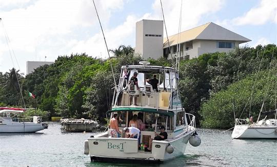 Pêcheur sportif de 35 pieds d'Egg Harbor à Quintana Roo Cozumel