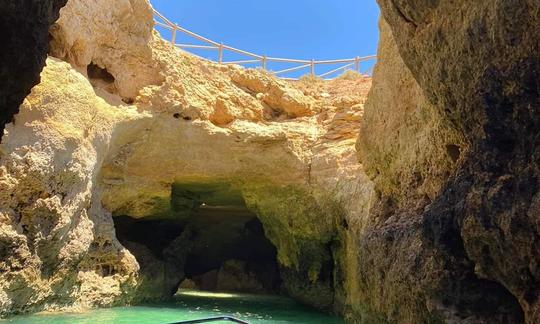 Grutas de Benagil - Passeio de barco privado ao nascer do sol