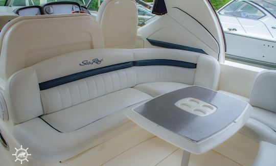 40' Sea Ray Motor Yacht in Cancún for 12 Persons