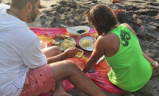 Churrasco na praia e passeio divertido