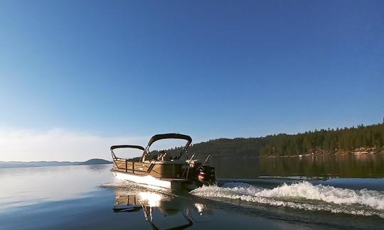 High Performance 24' Pontoon Boat - Caribou