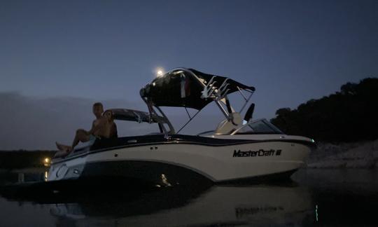 Mastercraft XT23 ! Wakesurf, métro, ski sur le lac Medina !