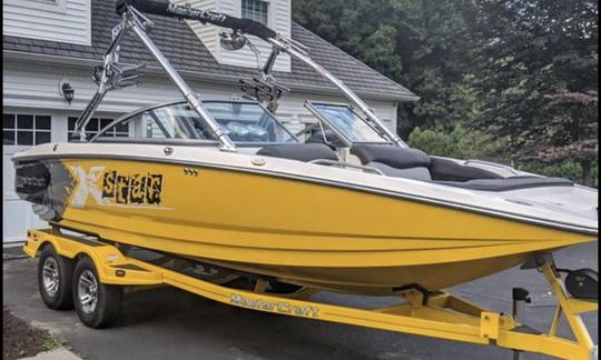 Mastercraft X-Star Wakeboard / Surf Boat on Merrymeeting Lake