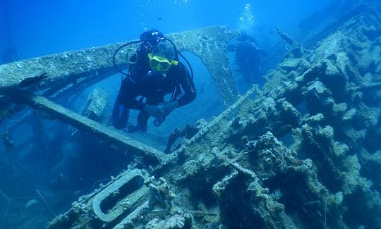 Prueba el buceo en Chalki, Grecia