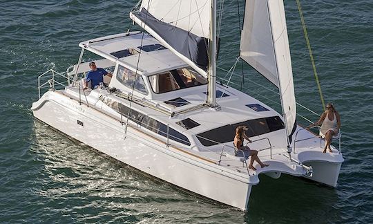 Dia inteiro privado, a bordo do SY Mazu - Catamarã de luxo Gemini com preços de férias