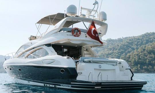 Yacht à moteur Sunseeker Luxury Feel pour 6 personnes à louer à Muğla, Turquie