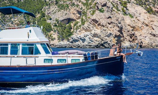 Charter 45' Charm & Charismatic Myabca Motor Yacht in Port d,Andratx, Spain