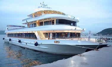 Book a Dinner Cruise in İstanbul, Turkey for 500 people!