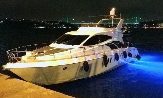 Yacht de luxe pour 18 personnes à louer à Istanbul, Turquie