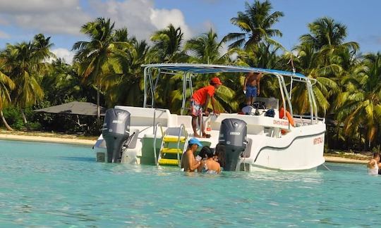 82ft Motorized Catamaran Rental in Los Melones, Dominican Republic