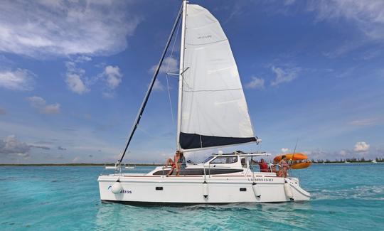 Viaje en velero en catamarán de 35 pies en Cozumel con todo incluido