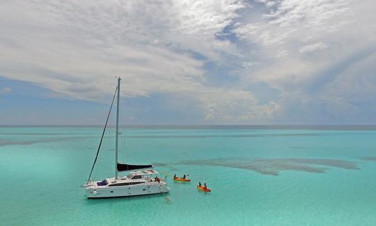 Viaje en velero en catamarán de 35 pies en Cozumel con todo incluido