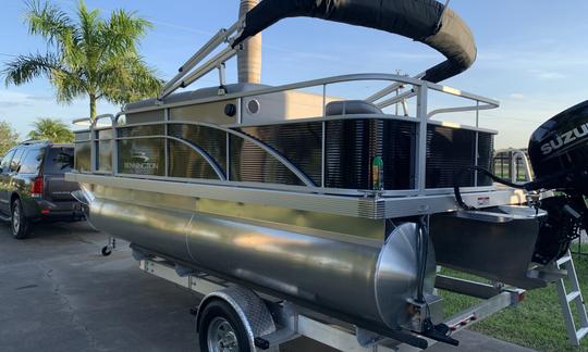 19' Bennington Pontoon Boat for Rent at South Padre Island!