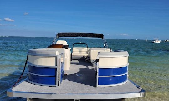 2021 Lexington Luxury Pontoon Rental in Clearwater, Tampa