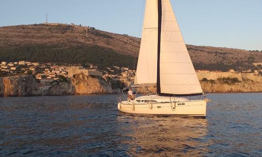 ¡Alquiler de veleros con patrón Sun Odyssey 32 en Dubrovnik, Croacia!