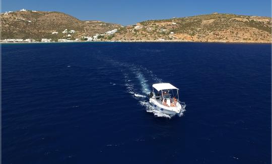 «Apollon» 4,5 m/30 CV: no se requiere licencia en la isla de Sifnos