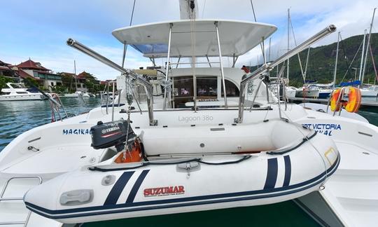 Catamaran de croisière à louer Magikal Lagoon 380 à Mahé, Seychelles