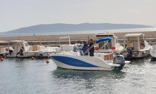 Alugue lancha Barracuda 595 com ou sem capitão em Kaštela