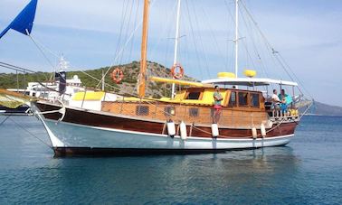 Private charter for daily and weekly boat trip on sailing Gulet HM in Bodrum