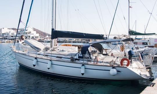 Paros navegando en las pequeñas Cícladas con Lady K Sailing Cruises