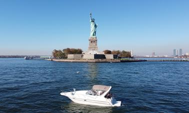 Experience Life On The Water On This Beautiful 30' Cruiser!