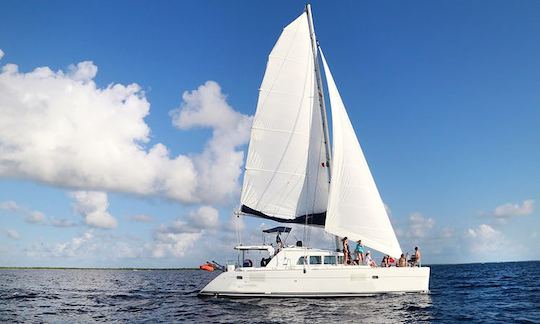 Catamaran Lagoon 42 em Puerto Aventuras