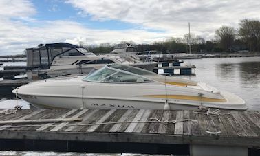 22’ Maxum Bowrider Rental in Ste. Anne-de-Bellevue, Canada