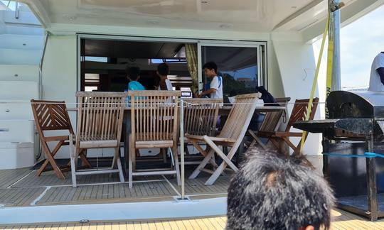 Catamaran à voile pour la location de plongée et de pêche aux Philippines