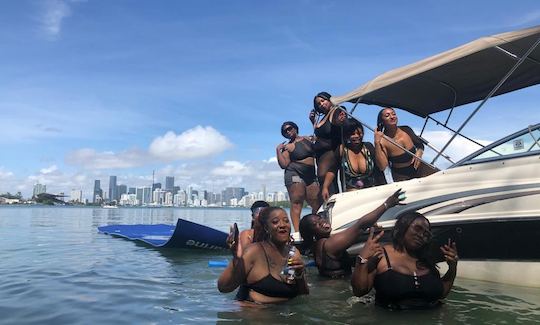 Explorez Miami à 50$ de l'heure sur une location Sea Ray de 26 pieds !