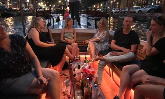 Excursion privée en bateau de 2 heures ou plus sur le canal à Amsterdam