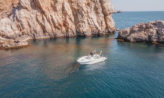 Jeanneau Cap Camarat 625 Powerboat in Estartit (Costa Brava) - License Required