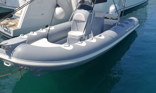 Alquile el bote inflable Bura 5.6 de 18 pies en Trogir