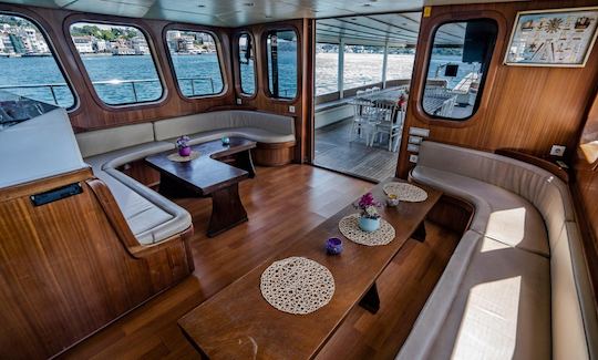 2011 Custom Motor Boat Rental in İstanbul