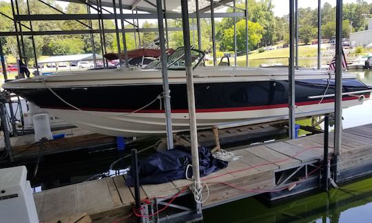 Chris Craft Launch 27', premier réservoir de carburant inclus