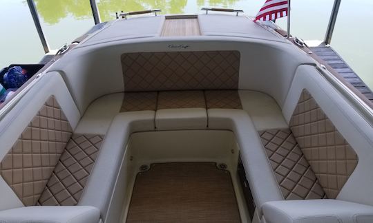 Chris Craft Launch 27', premier réservoir de carburant inclus