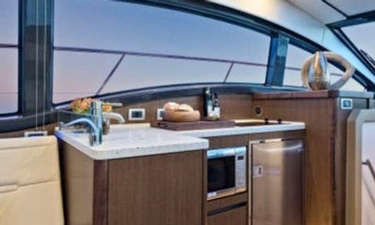 Alquiler de yate Sea Ray Flybridge de 45 pies para 12 personas en Long Branch, Nueva Jersey