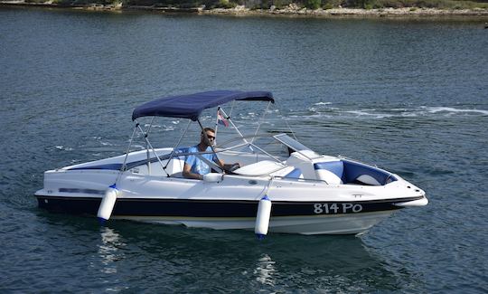 Bowrider Regal 230 CV 19 pieds à louer en Croatie